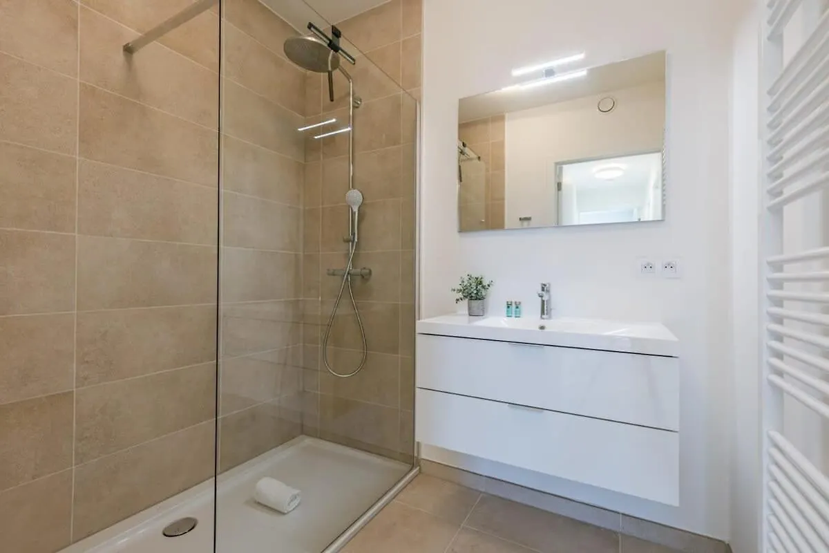 Huswell - Modern Apartment With Sunny And Large Terrace Οστένδη